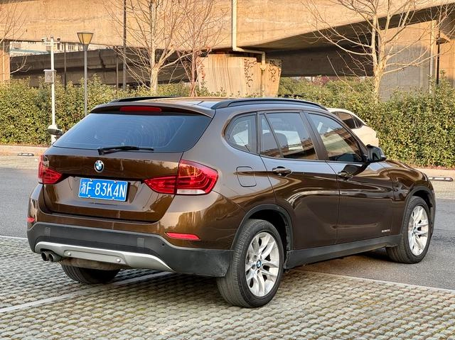 BMW X1 2015 sDrive18i Fashion Upgrade Edition exterior photo 5 BMW X1 2015 sDrive18i Fashion Upgrade Edition exterior photo 5