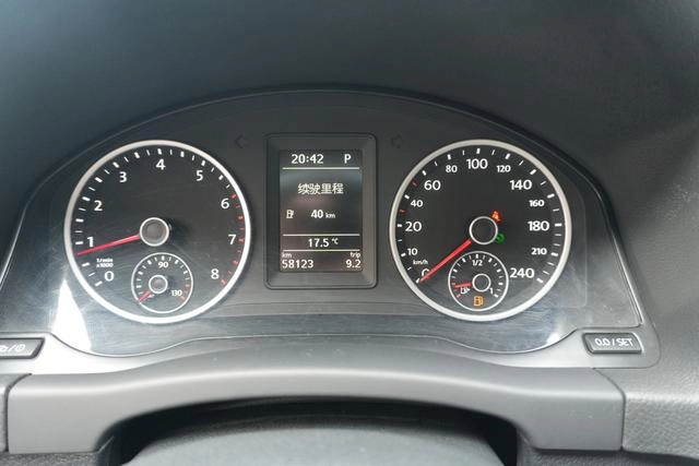 Volkswagen Tiguan 2016 280TSI Automatic Two-Drive Silk Road Comfort Edition interior photo 9 Volkswagen Tiguan 2016 280TSI Automatic Two-Drive Silk Road Comfort Edition interior photo 9