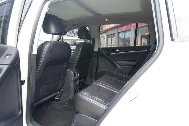 Volkswagen Tiguan 2016 280TSI Automatic Two-Drive Silk Road Comfort Edition interior photo 11 Volkswagen Tiguan 2016 280TSI Automatic Two-Drive Silk Road Comfort Edition interior photo 11