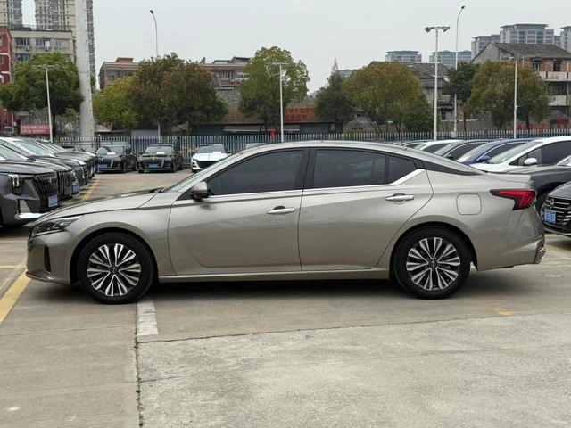 Nissan Teana 2022 2.0L XL-TLS Version plaisir extérieur photo 4 Nissan Teana 2022 2.0L XL-TLS Version plaisir extérieur photo 4