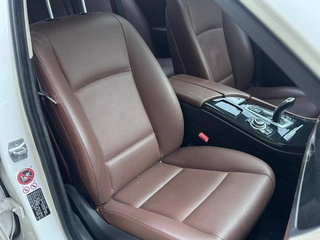 BMW 5 Series 2015 520i Элегантный стиль интерьер фото 11