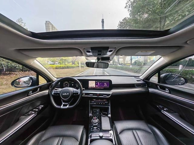 KIA K5 2021 270T CVVD Новая версия экстерьер фото 5 KIA K5 2021 270T CVVD Новая версия экстерьер фото 5