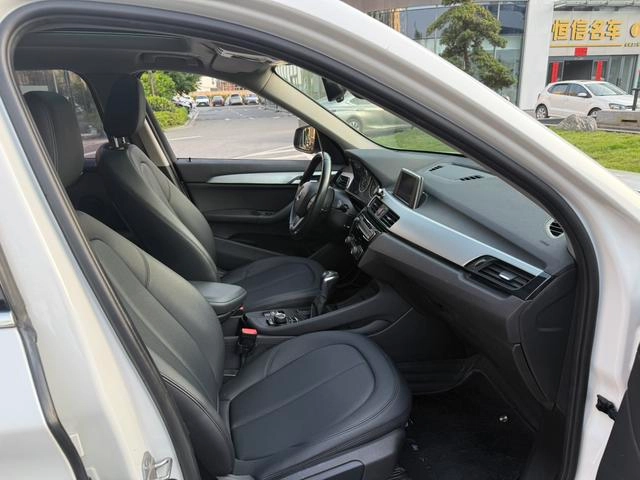 BMW X1 2018 sDrive18Li Fashionable interior photo 18 BMW X1 2018 sDrive18Li Fashionable interior photo 18