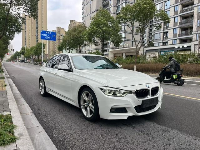 BMW 3 Series 2017 320i M Спортивный экстерьер фото 3 BMW 3 Series 2017 320i M Спортивный экстерьер фото 3