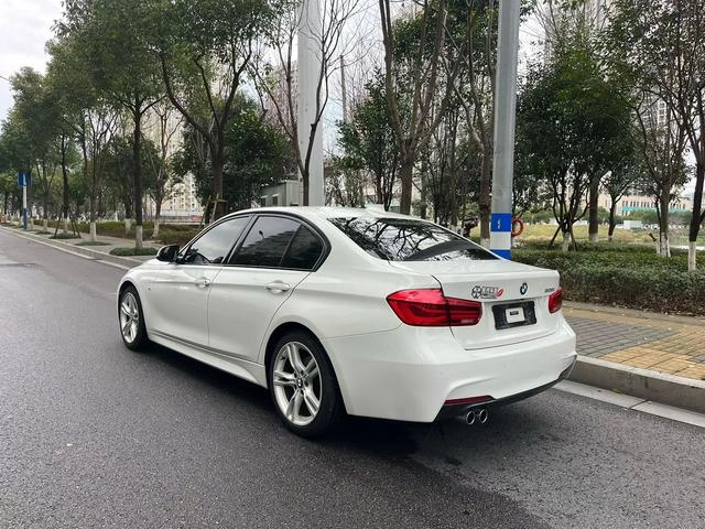 BMW 3 Series 2017 320i M Спортивный интерьер фото 6 BMW 3 Series 2017 320i M Спортивный интерьер фото 6