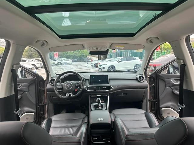 MG Pilot 2021 400TGI Автоматический полный привод Trophy Флагманская версия интерьер фото 11 MG Pilot 2021 400TGI Автоматический полный привод Trophy Флагманская версия интерьер фото 11