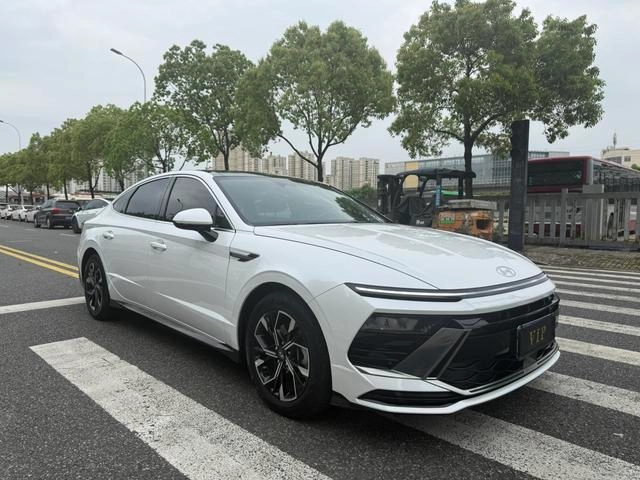 Hyundai Sonata 2024 1.5T Pro exterior photo 3