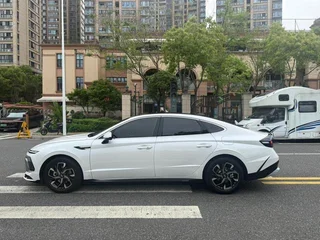 Hyundai Sonata 2024 1.5T Pro interior photo 14