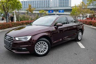 Audi A3 2015 Limousine 35 TFSI Un million de collier intellectuel commémoratif