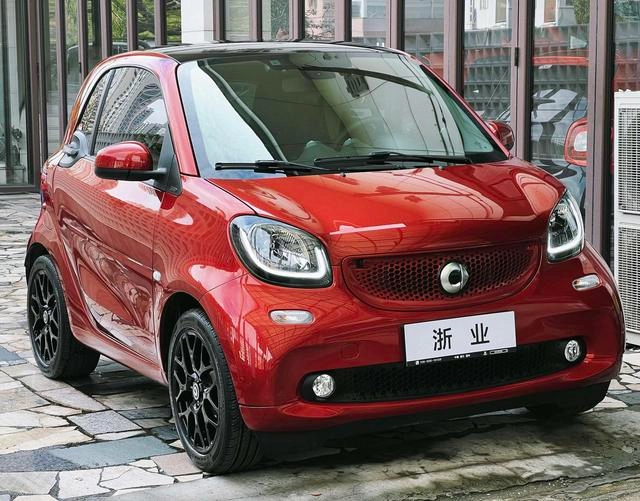 smart fortwo 2018 1.0L 52 Kilovatios 20 Edición especial de aniversario País V exterior foto 3 smart fortwo 2018 1.0L 52 Kilovatios 20 Edición especial de aniversario País V exterior foto 3