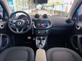 smart fortwo 2018 1.0L 52 Kilovatios 20 Edición especial de aniversario País V exterior foto 9 smart fortwo 2018 1.0L 52 Kilovatios 20 Edición especial de aniversario País V exterior foto 9
