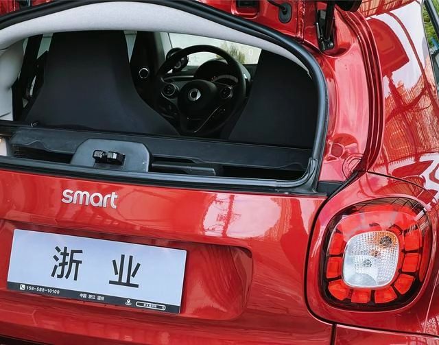smart fortwo 2018 1.0L 52 Kilovatios 20 Edición especial de aniversario País V interior foto 13 smart fortwo 2018 1.0L 52 Kilovatios 20 Edición especial de aniversario País V interior foto 13