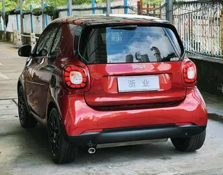 smart fortwo 2018 1.0L 52 Kilovatios 20 Edición especial de aniversario País V interior foto 17 smart fortwo 2018 1.0L 52 Kilovatios 20 Edición especial de aniversario País V interior foto 17