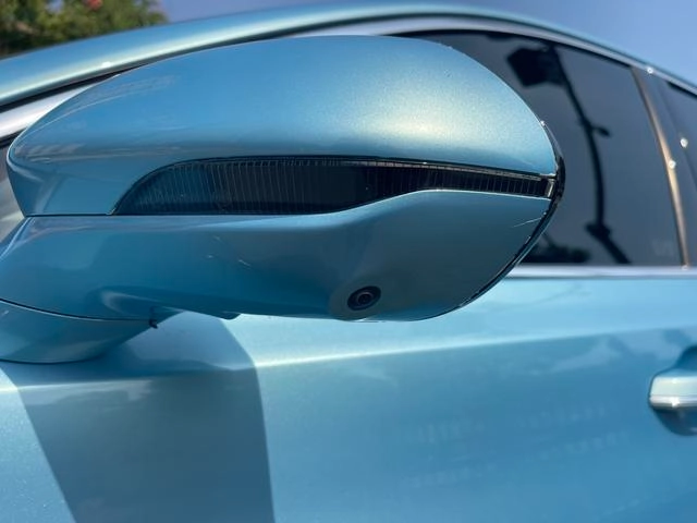 Hongqi H5 2023 2.0T Автоматическая смарт-баннер экстерьер фото 5 Hongqi H5 2023 2.0T Автоматическая смарт-баннер экстерьер фото 5