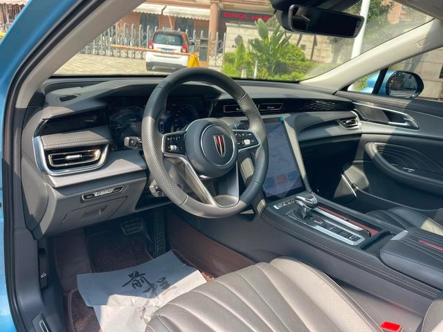 Hongqi H5 2023 2.0T Автоматическая смарт-баннер экстерьер фото 7 Hongqi H5 2023 2.0T Автоматическая смарт-баннер экстерьер фото 7