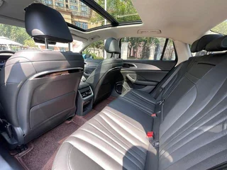 Hongqi H5 2023 2.0T Автоматическая смарт-баннер экстерьер фото 8 Hongqi H5 2023 2.0T Автоматическая смарт-баннер экстерьер фото 8