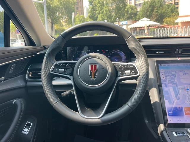 Hongqi H5 2023 2.0T Автоматическая смарт-баннер интерьер фото 13 Hongqi H5 2023 2.0T Автоматическая смарт-баннер интерьер фото 13
