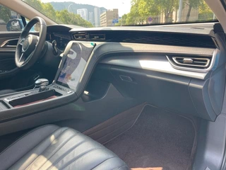 Hongqi H5 2023 2.0T Автоматическая смарт-баннер интерьер фото 17 Hongqi H5 2023 2.0T Автоматическая смарт-баннер интерьер фото 17