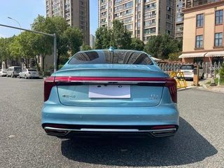 Hongqi H5 2023 2.0T Автоматическая смарт-баннер интерьер фото 18 Hongqi H5 2023 2.0T Автоматическая смарт-баннер интерьер фото 18