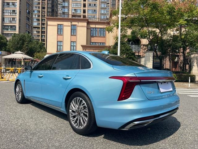 Hongqi H5 2023 2.0T Автоматическая смарт-баннер интерьер фото 19 Hongqi H5 2023 2.0T Автоматическая смарт-баннер интерьер фото 19