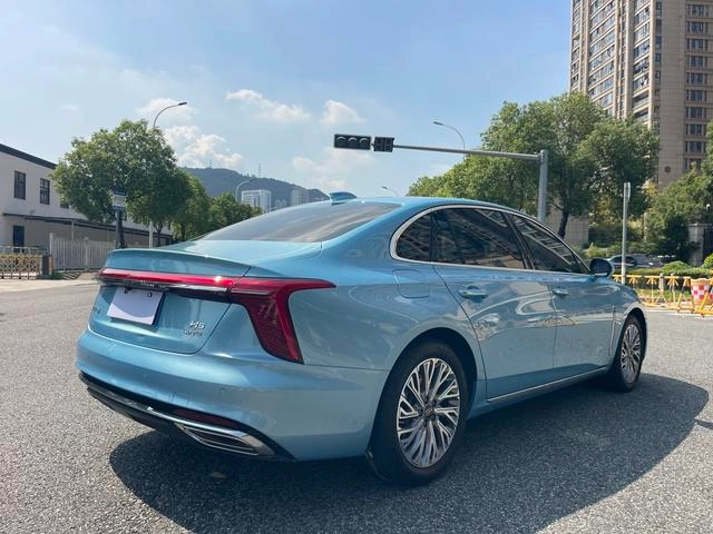 Hongqi H5 2023 2.0T Автоматическая смарт-баннер интерьер фото 20 Hongqi H5 2023 2.0T Автоматическая смарт-баннер интерьер фото 20
