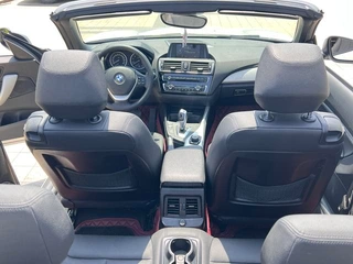 BMW 2 Series (Imported) 2015 220i Coupé convertible Tipo líder interior foto 12