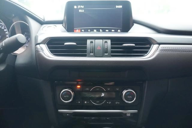Mazda AZE 2018 2.0L Blue Sky Deluxe Edition country V interior photo 9