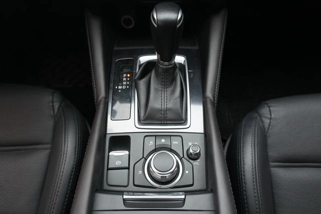 Mazda AZE 2018 2.0L Blue Sky Deluxe Edition country V interior photo 11