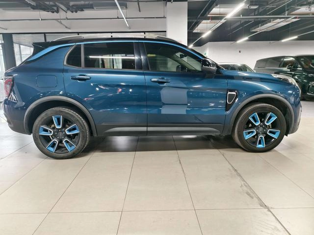 Lynk & Co 01 2017 2.0T Dos ruedas motrices Pro Versión exterior foto 3 Lynk & Co 01 2017 2.0T Dos ruedas motrices Pro Versión exterior foto 3
