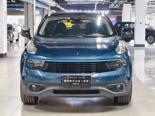 Lynk & Co 01 2017 2.0T Dos ruedas motrices Pro Versión exterior foto 4 Lynk & Co 01 2017 2.0T Dos ruedas motrices Pro Versión exterior foto 4