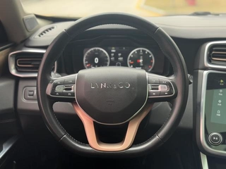 Lynk & Co 01 2017 2.0T Tipo de tracción en dos ruedas Pro Versión exterior foto 7 Lynk & Co 01 2017 2.0T Tipo de tracción en dos ruedas Pro Versión exterior foto 7