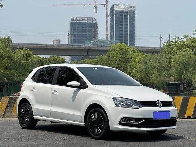 Volkswagen Polo 2016 1.6L Tipo de confort automático exterior foto 3 Volkswagen Polo 2016 1.6L Tipo de confort automático exterior foto 3