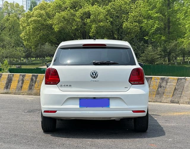 Volkswagen Polo 2016 1.6L Tipo de confort automático exterior foto 6 Volkswagen Polo 2016 1.6L Tipo de confort automático exterior foto 6