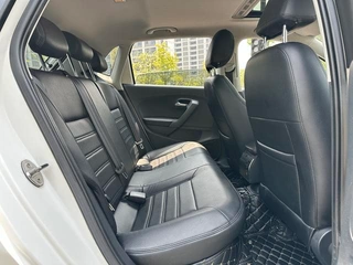 Volkswagen Polo 2016 1.6L Tipo de confort automático interior foto 13 Volkswagen Polo 2016 1.6L Tipo de confort automático interior foto 13