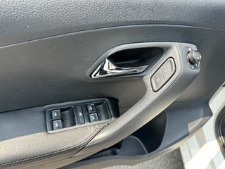 Volkswagen Polo 2016 1.6L Tipo de confort automático interior foto 14 Volkswagen Polo 2016 1.6L Tipo de confort automático interior foto 14