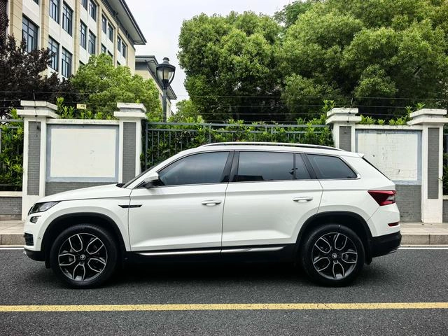 Skoda Kodiak 2018 Changé TSI330 7 Version Premium de luxe à deux roues motrices extérieur photo 3 Skoda Kodiak 2018 Changé TSI330 7 Version Premium de luxe à deux roues motrices extérieur photo 3
