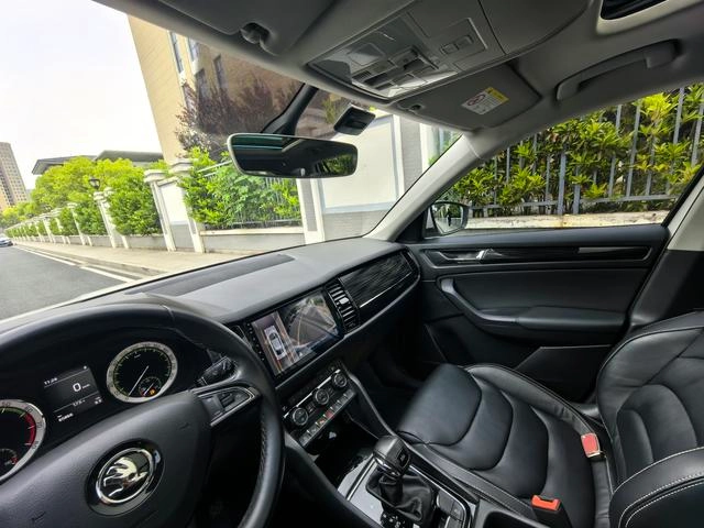 Skoda Kodiak 2018 Changé TSI330 7 Version Premium de luxe à deux roues motrices intérieur photo 18 Skoda Kodiak 2018 Changé TSI330 7 Version Premium de luxe à deux roues motrices intérieur photo 18