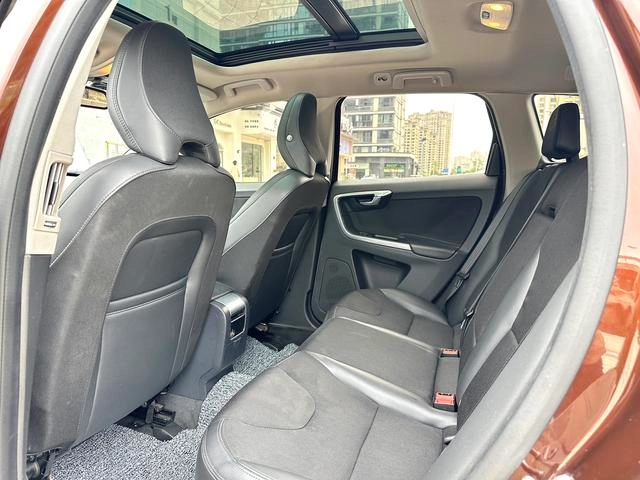 Volvo XC60 2015 T5 Version Zhixing intérieur photo 11 Volvo XC60 2015 T5 Version Zhixing intérieur photo 11
