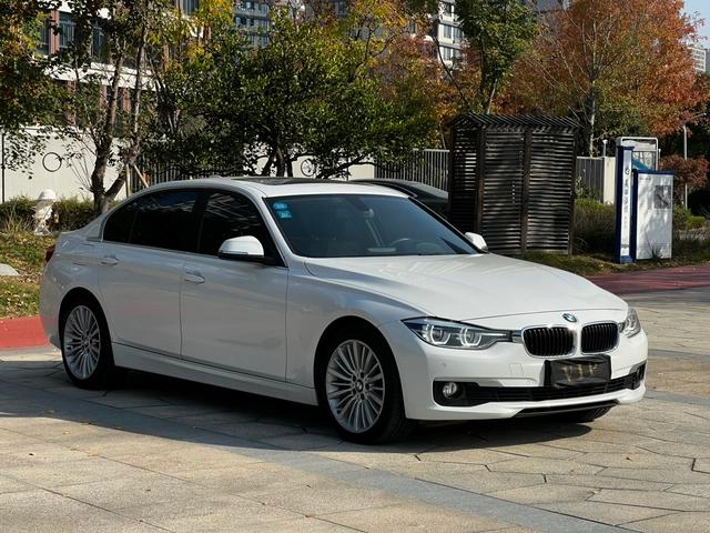 BMW 3 Series 2018 320Li Traje de lujo líder exterior foto 3 BMW 3 Series 2018 320Li Traje de lujo líder exterior foto 3