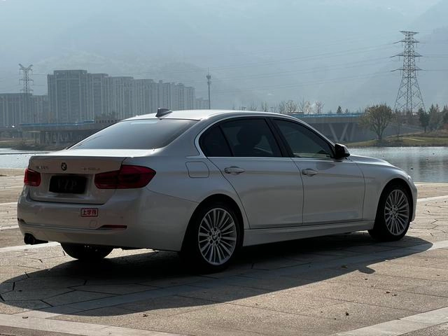 BMW 3 Series 2018 320Li Traje de lujo líder exterior foto 4 BMW 3 Series 2018 320Li Traje de lujo líder exterior foto 4