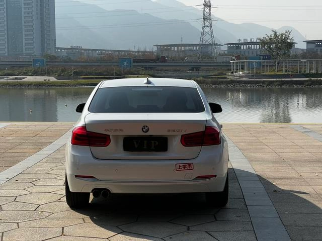 BMW 3 Series 2018 320Li Traje de lujo líder exterior foto 5 BMW 3 Series 2018 320Li Traje de lujo líder exterior foto 5