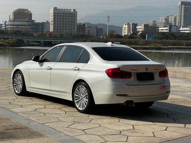BMW 3 Series 2018 320Li Traje de lujo líder exterior foto 6 BMW 3 Series 2018 320Li Traje de lujo líder exterior foto 6
