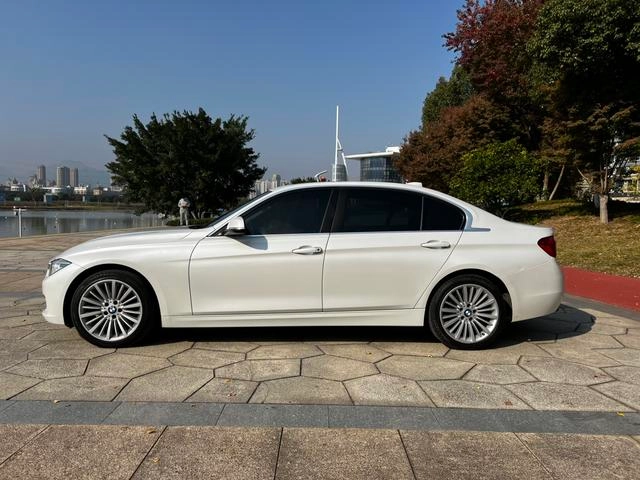 BMW 3 Series 2018 320Li Traje de lujo líder exterior foto 7 BMW 3 Series 2018 320Li Traje de lujo líder exterior foto 7