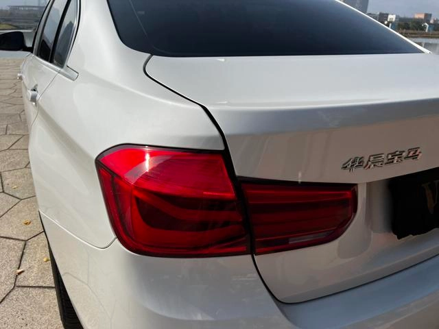 BMW 3 Series 2018 320Li Traje de lujo líder exterior foto 10 BMW 3 Series 2018 320Li Traje de lujo líder exterior foto 10