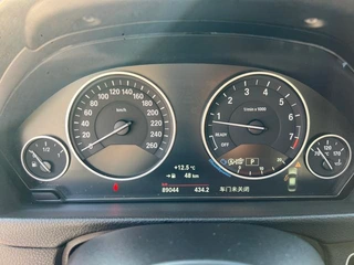 BMW 3 Series 2018 320Li Traje de lujo líder interior foto 17 BMW 3 Series 2018 320Li Traje de lujo líder interior foto 17
