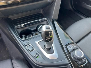 BMW 3 Series 2018 320Li Traje de lujo líder interior foto 20 BMW 3 Series 2018 320Li Traje de lujo líder interior foto 20