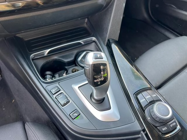 BMW 3 Series 2018 320Li Traje de lujo líder interior foto 20 BMW 3 Series 2018 320Li Traje de lujo líder interior foto 20