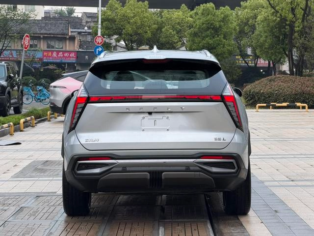 Geely Boyue L 2023 1.5TD DCT Premium Trim interior photo 9 Geely Boyue L 2023 1.5TD DCT Premium Trim interior photo 9