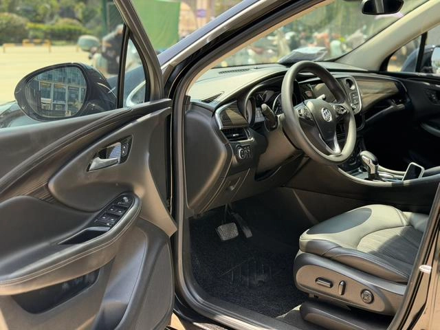Buick Envision 2018 20T Modèle de luxe à deux roues motrices extérieur photo 4 Buick Envision 2018 20T Modèle de luxe à deux roues motrices extérieur photo 4