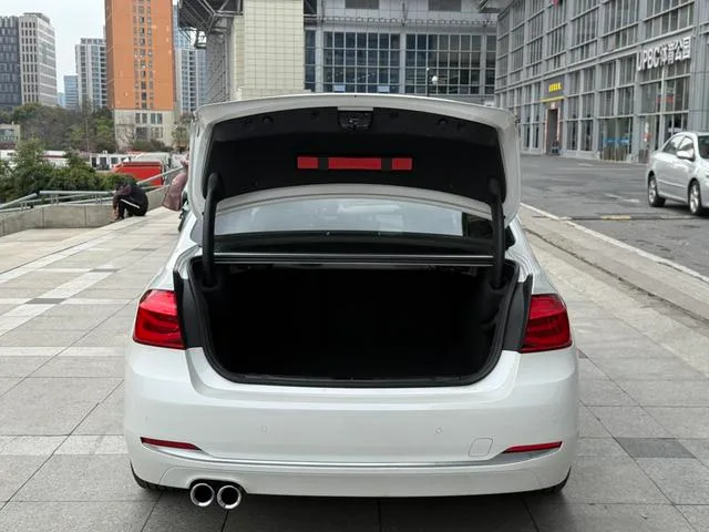 BMW 3 Series 2019 320Li Estilo de moda exterior foto 7 BMW 3 Series 2019 320Li Estilo de moda exterior foto 7